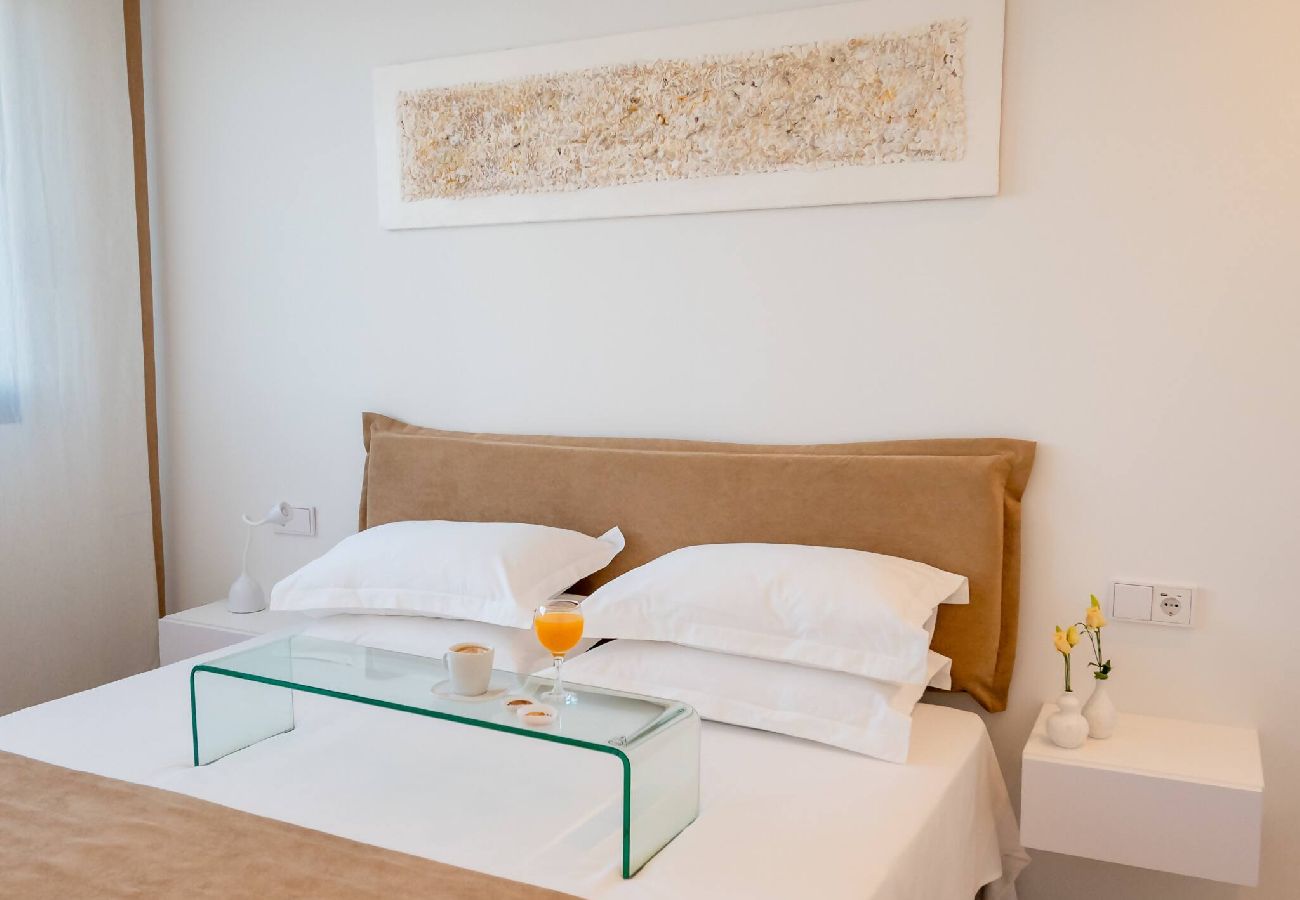 Apartamento en Finestrat - 2 Benidorm Amber Stay Duplex 2 Private Jacuzzi