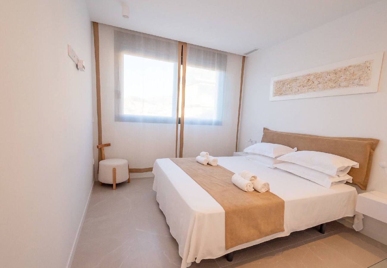 Apartamento en Finestrat - 2 Benidorm Amber Stay Duplex 2 Private Jacuzzi