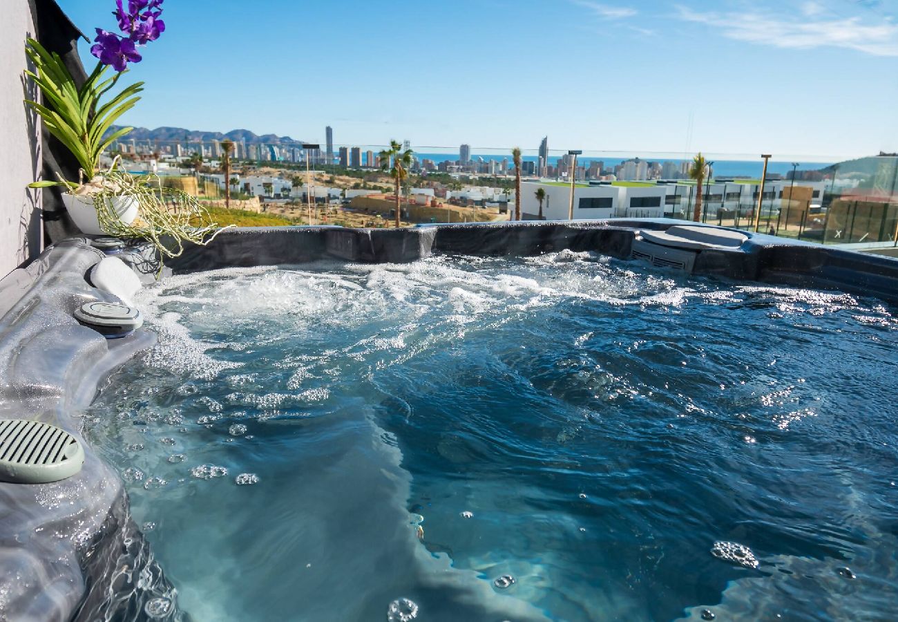 Apartamento en Finestrat - 2 Benidorm Amber Stay Duplex 2 Private Jacuzzi