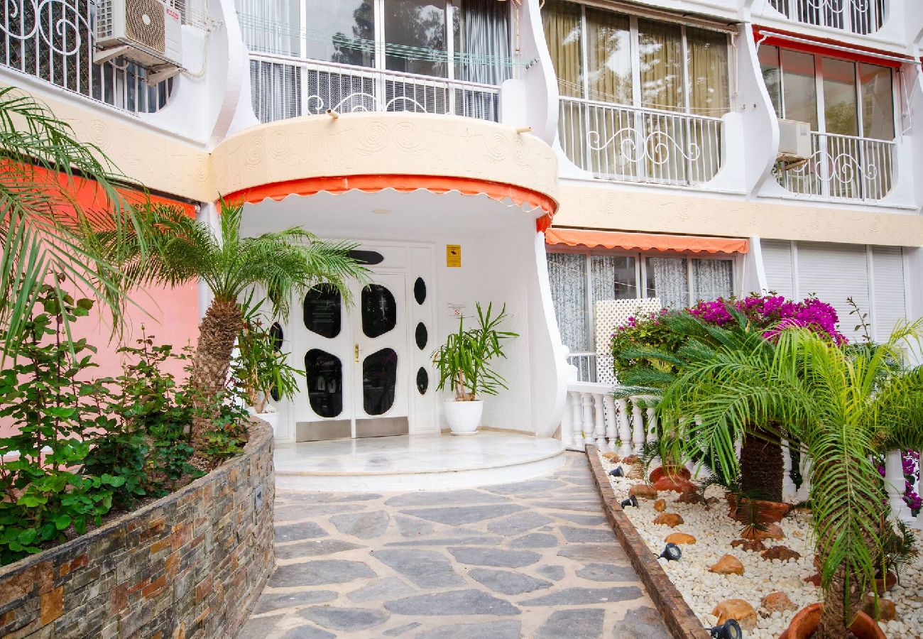 Apartamento en Benidorm - Playmont Park T-C  18-12