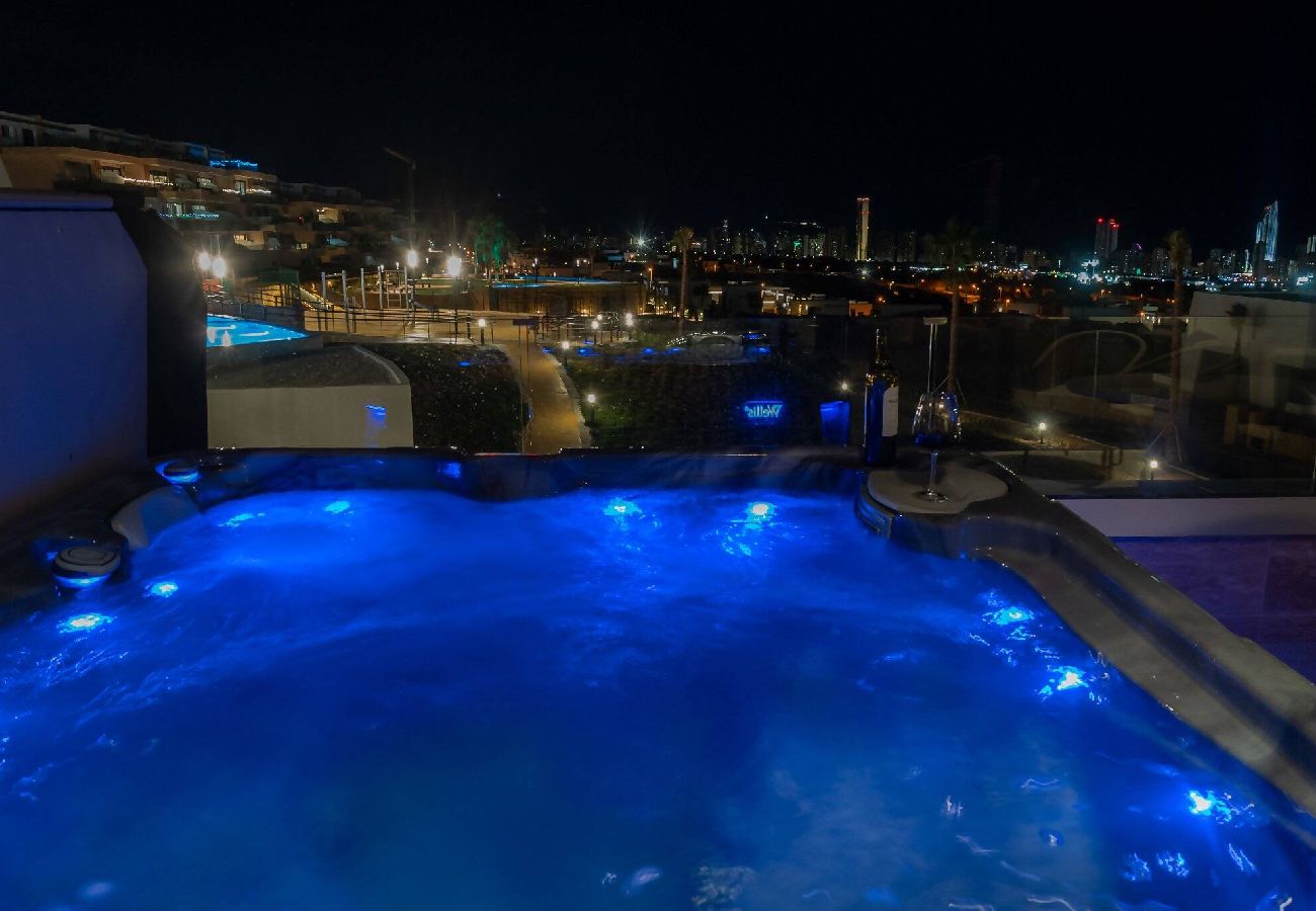 Apartamento en Finestrat - 1 Benidorm Amber Stay Duplex 1 Private Jacuzzi