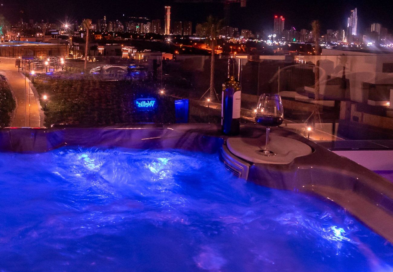 Apartamento en Finestrat - 1 Benidorm Amber Stay Duplex 1 Private Jacuzzi